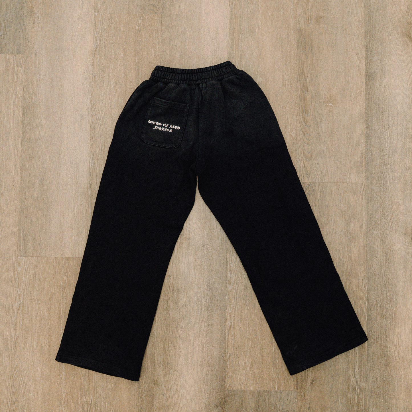 "BLACK CREST" QUARTER ZIP SWEATPANTS (PRE ORDER)