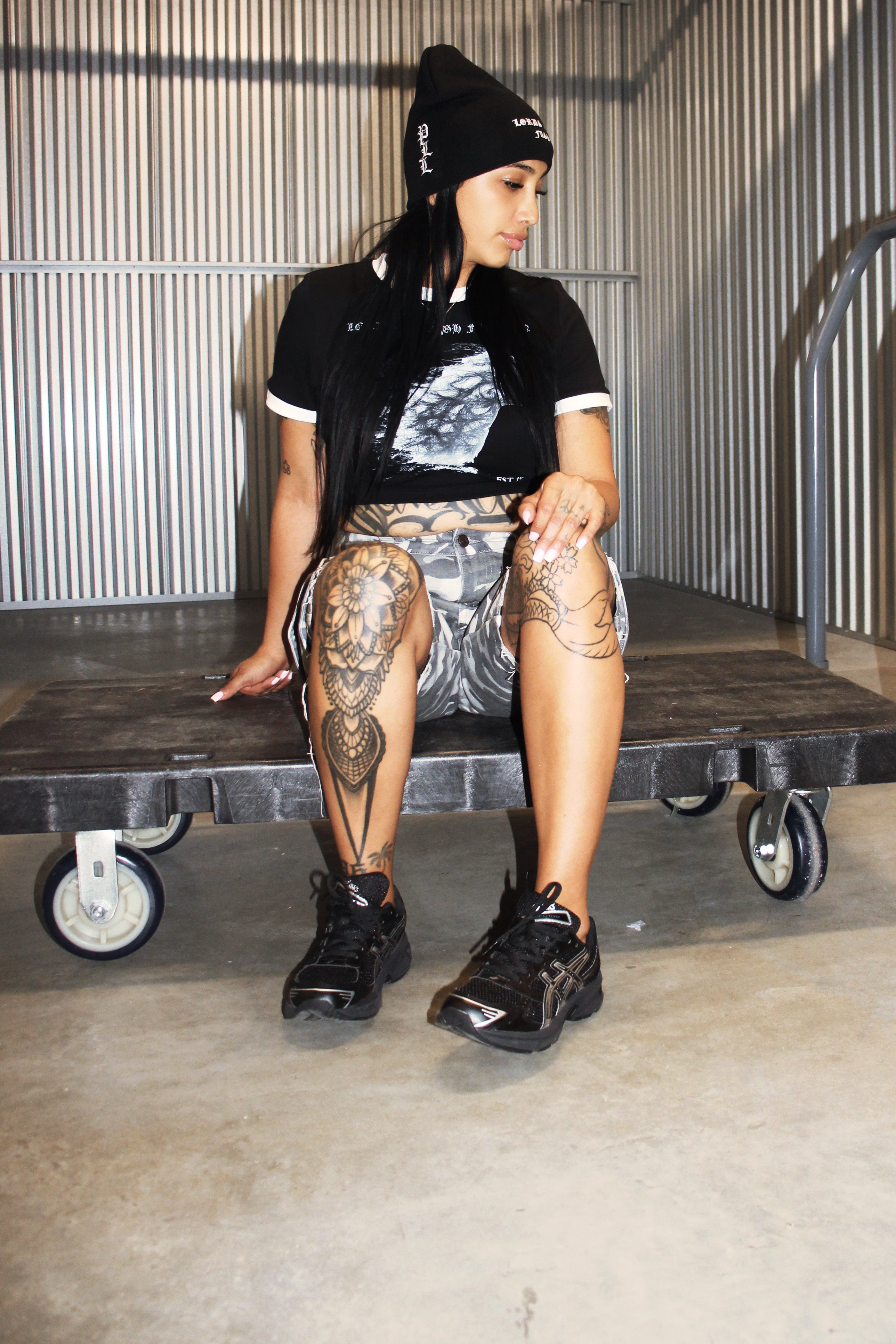 Womens Black LOHF Crop Tee